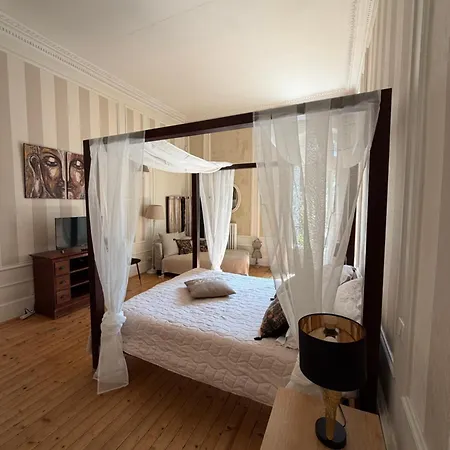 Bed & Breakfast Chateau Des Eyres Ex Chartreuse Des Eyres