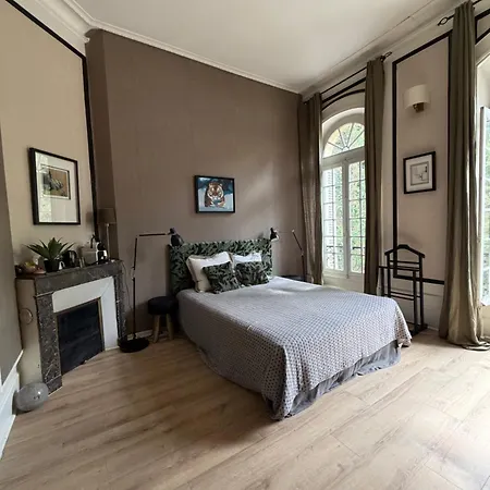 Bed & Breakfast Chateau Des Eyres Ex Chartreuse Des Eyres 3*
