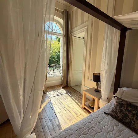 Chateau Des Eyres Ex Chartreuse Des Eyres Bed & Breakfast