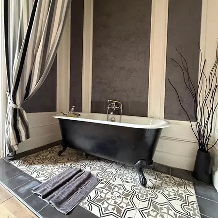 Chateau Des Eyres Ex Chartreuse Des Eyres Bed & Breakfast