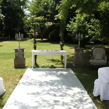 D'hotes La Chartreuse Des Eyres