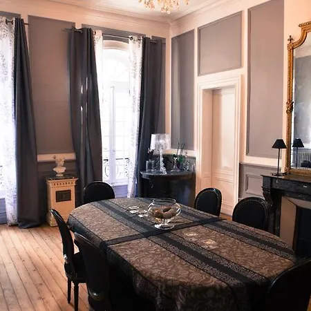 فندق مبيت وإفطار D'hotes La Chartreuse Des Eyres 3*